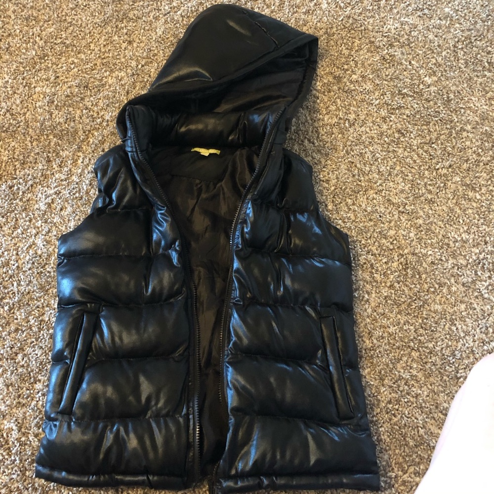 Gianni Bini puffer vest with hood
